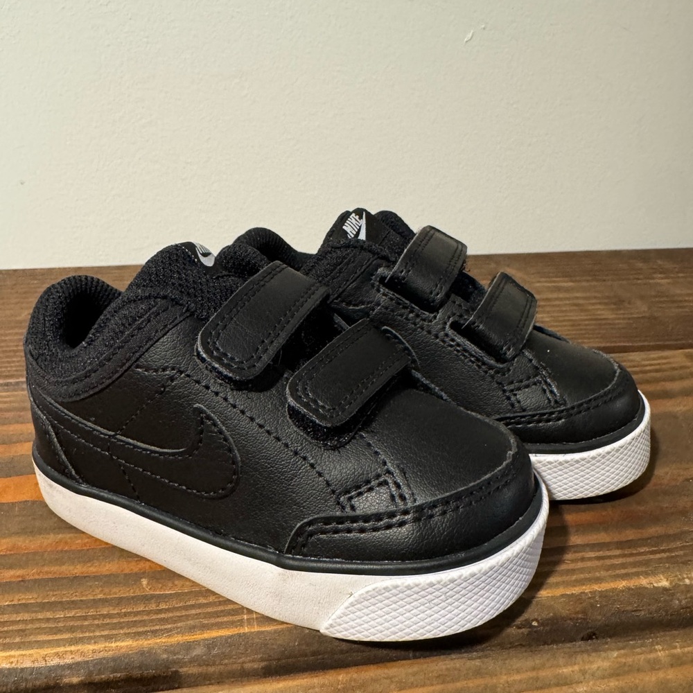 Nike Capri 3 LTR (TDV) Black/White Toddler Boy's Sneakers - Like New